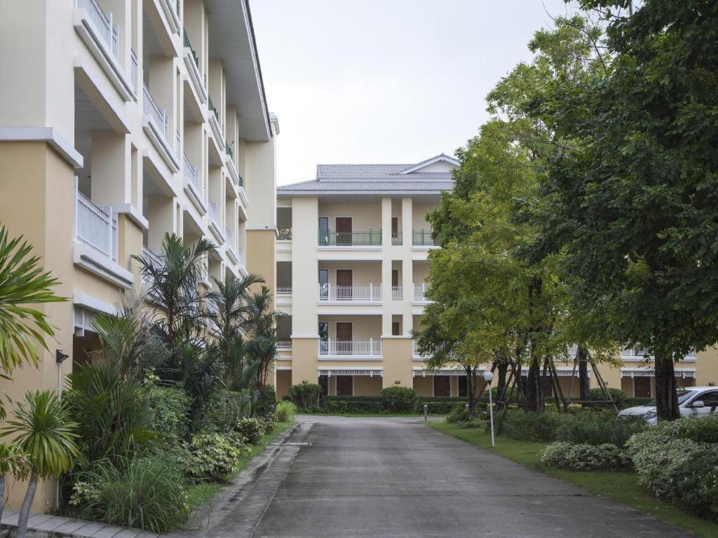 The One Residence Hotel Bangkok Luaran gambar