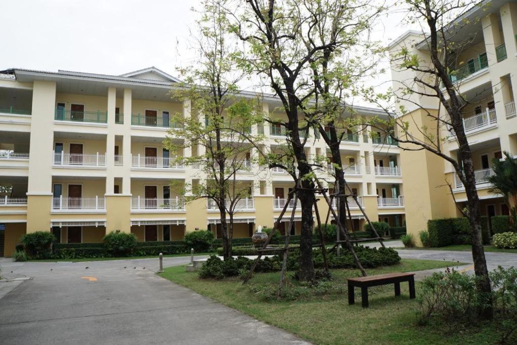 The One Residence Hotel Bangkok Luaran gambar