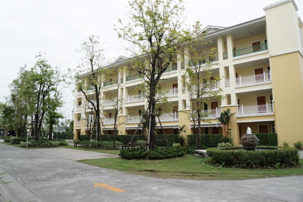 The One Residence Hotel Bangkok Luaran gambar
