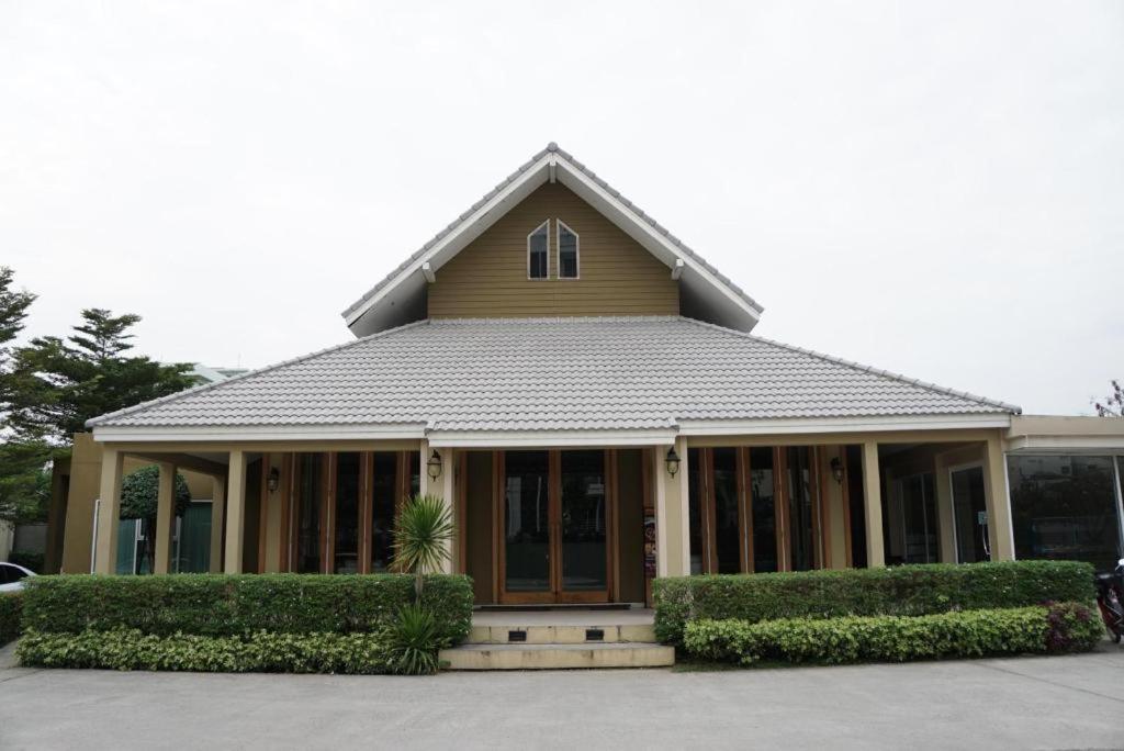 The One Residence Hotel Bangkok Luaran gambar