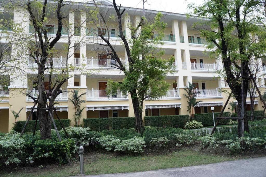 The One Residence Hotel Bangkok Luaran gambar